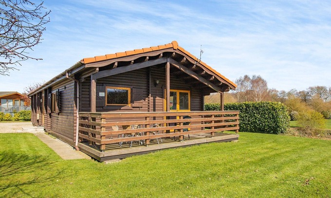 Scunthorpe Cabin | 3 bedroom accommodation in Messingham