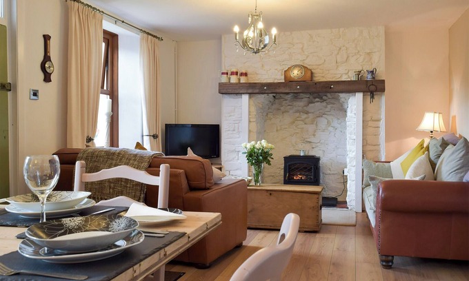 Burry Port Cottage | 3 bedroom accommodation in Burry Port, near Llanelli