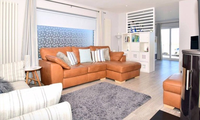 Lydd-on-Sea Cottage | 3 bedroom accommodation in Dungeness