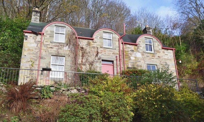 Weem Cottage | 3 bedroom accommodation in Aberfeldy, near Edinburgh