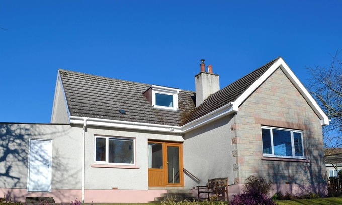 Fortrose Cottage | 3 bedroom accommodation in Fortrose