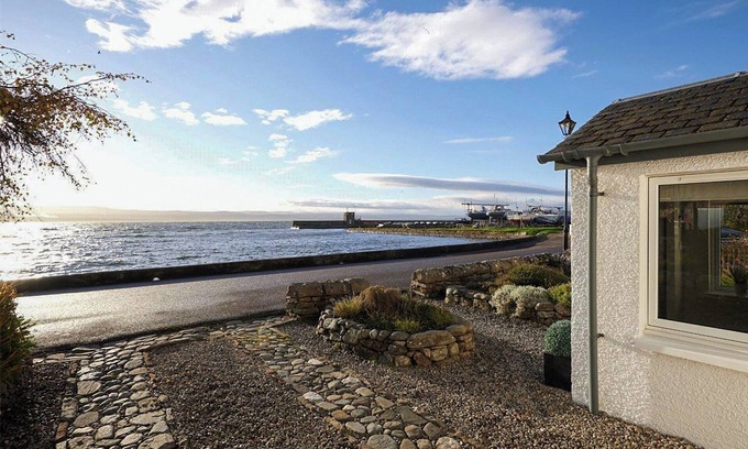 Fortrose Cottage | 3 bedroom accommodation in Fortrose