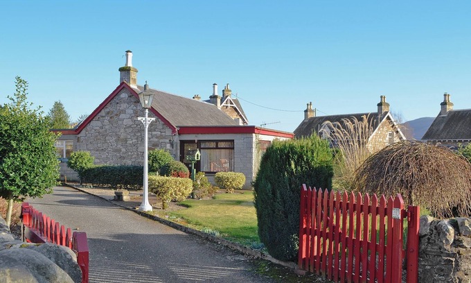 Pitlochry Cottage | 3 bedroom accommodation in Pitlochry