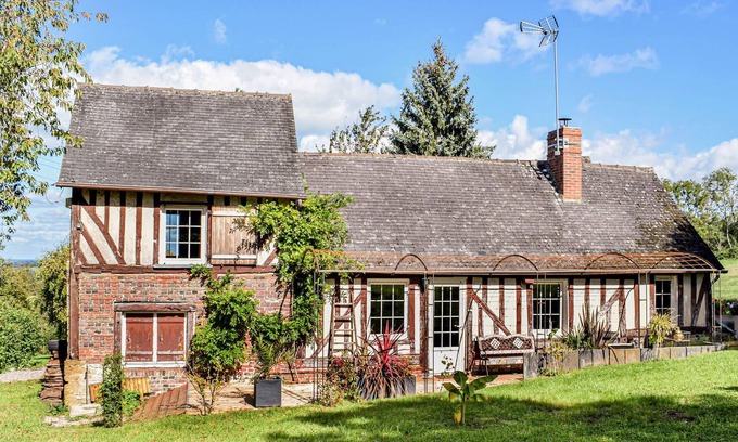 Crouttes House | 3 bedroom accommodation in Crouttes