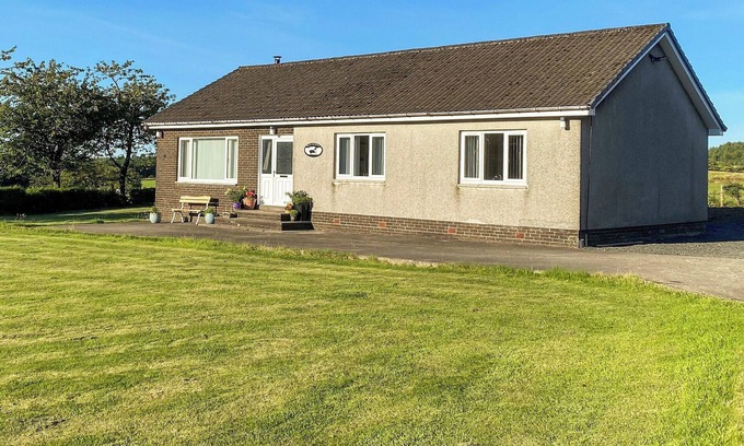 Airdrie Cottage | 3 bedroom accommodation in Plains, near Glasgow