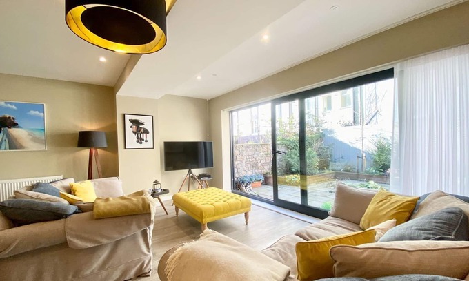 Cotham Cottage | 3 bedroom accommodation in Bristol