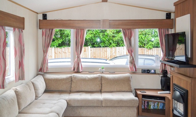 Chapel Hill Cottage | 3 bedroom accommodation in Chapel Hill, near Lincoln