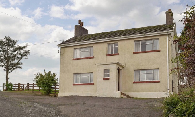 Pont Yates Cottage | 3 bedroom accommodation in Cynheidre, near Llanelli