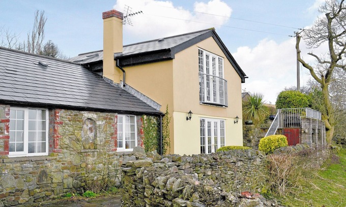 Bridgend Cottage | 3 bedroom accommodation in Llangeinor, near Bridgend