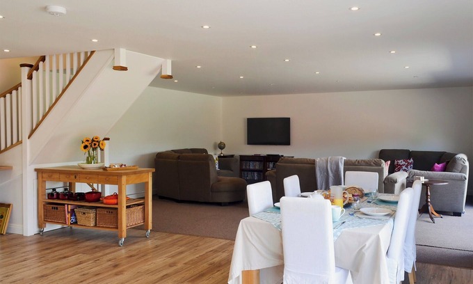 Farnham Cottage | 3 bedroom accommodation in Farnham