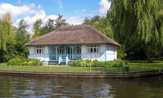 Wroxham Cottage | 3 bedroom accommodation in Hoveton, near Wroxham, Norwich