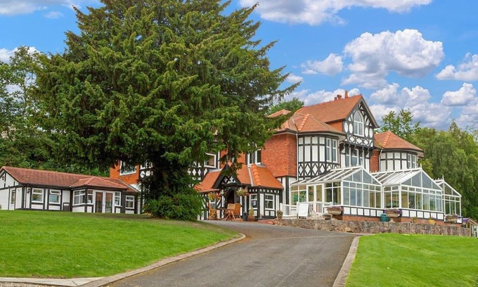 Ruthin House | 3 bedroom accommodation in Ruthin