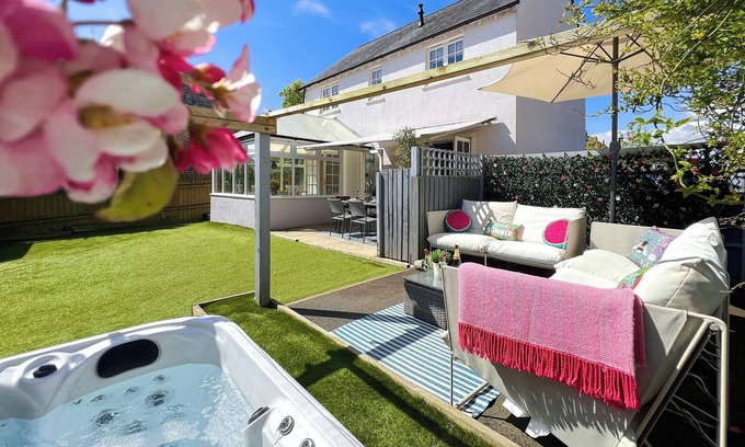 Totnes Cottage | 3 bedroom accommodation in Totnes