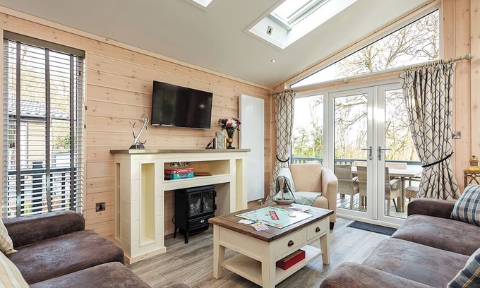 Ryde Ski Chalet | 3 bedroom accommodation in Wootton Bridge, Nr Cowes