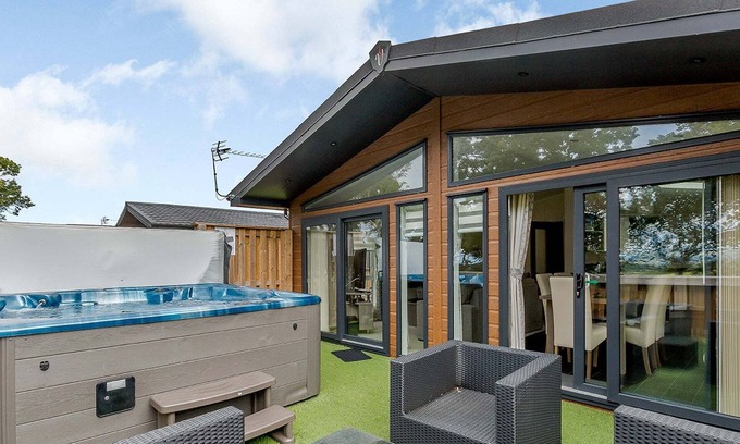 Ayr House | 3 bedroom accommodation in Ayr, Ayrshire
