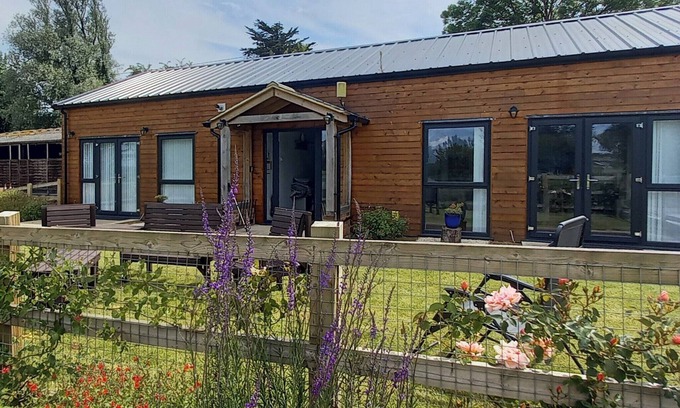 Ruckinge Cottage | 3 bedroom accommodation in Ruckinge, near Ashford