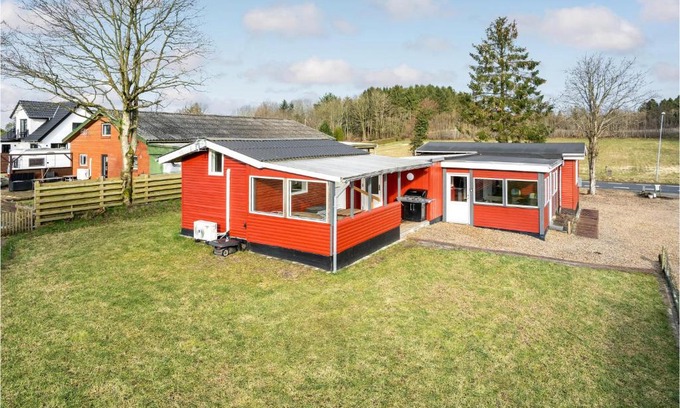 Give House | 3 Bedroom Amazing Home In Give