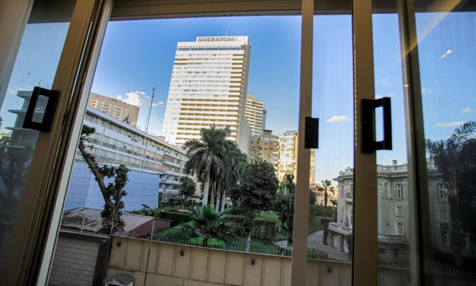 Al Duqqi Apartment | 3-bedroom apartment in lovely Giza Governorate with AC, WiFi and nile view
