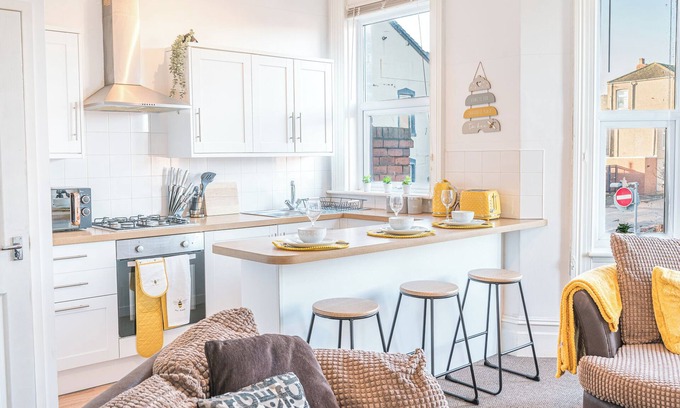 Barrow-in-Furness Apartment | 3-bedroom apartment in marvelous Barrow-in-Furness with WiFi, AC