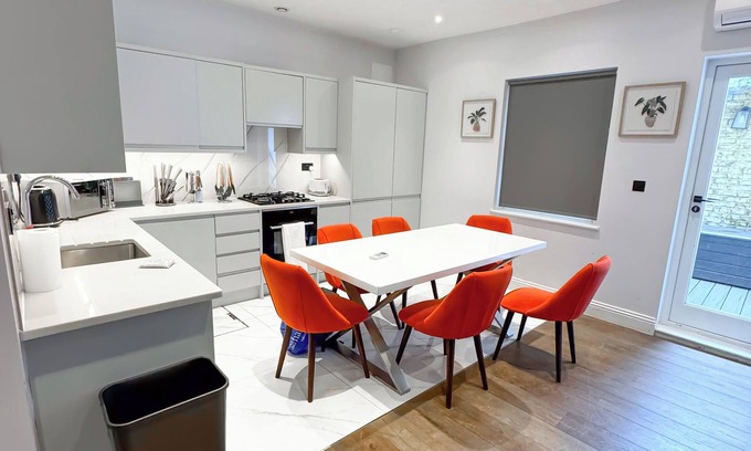 Pimlico Apartment | 3-bedroom apartment in lovely London with Wi-Fi