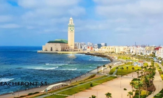 Boulevard de la Corniche Apartment | 3 bedroom apartment by sea and next to the Hassan Mosque 2
