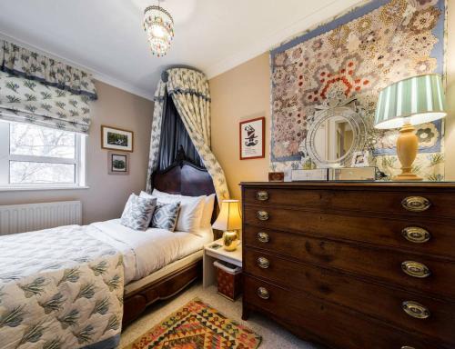Colville Apartment | 3 bedroom Apartment on Portobello Road in Notting Hill