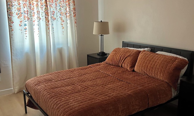 South Mountain Apartment | 3-bedroom Apt in S. PHX 10 mins from Airport with WiFi, AC