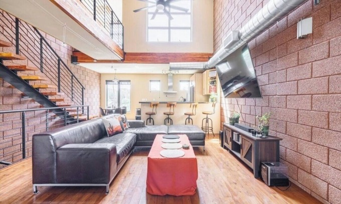Riverside House | 3-bedroom/bath Townhome in fabulous Tempe Walking Distance to ASU with AC, WiFi