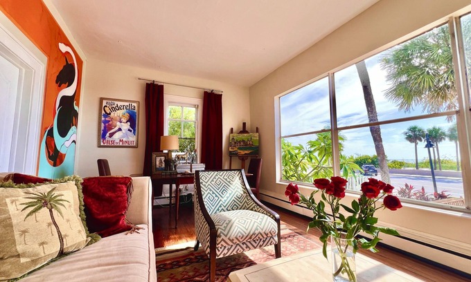 Pass-a-Grille House | 3-Bedroom Beach Front Paradise - "Con La Marea"