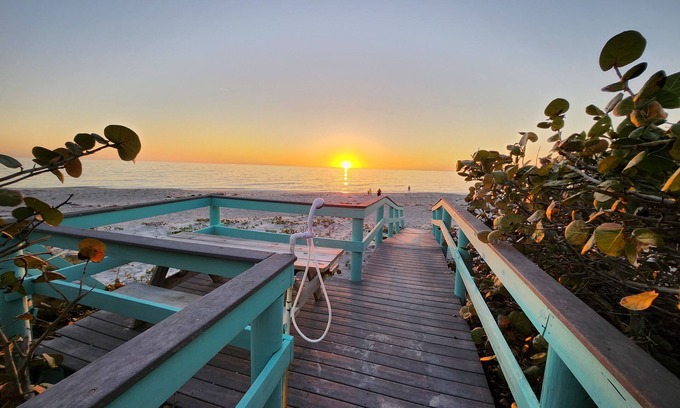 Englewood Condo | 3 Bedroom-Beach Front Condo w/Beautiful Views of the Gulf