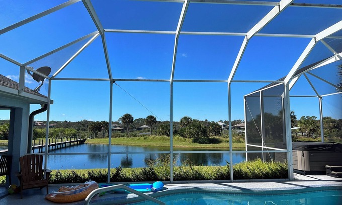 Painters Hill House | 3-bedroom Beach House w/saltwater pool and hot tub in brilliant Flagler Beach