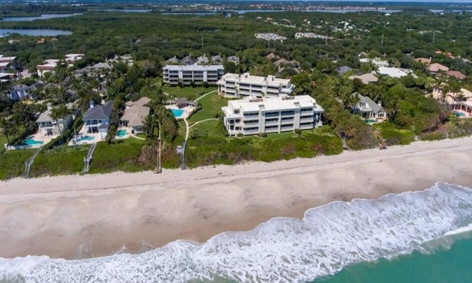 Orchid Island Condo | 3-bedroom condo in peaceful Indian River Shores w/penthouse views sunset/sunrise