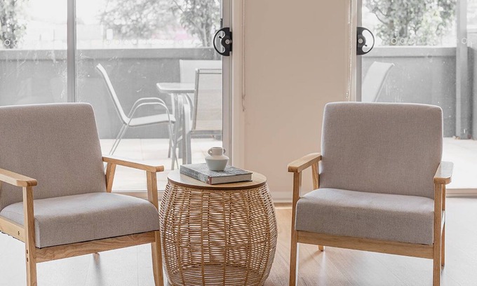 Traralgon House | 3 bedroom CBD townhouse overlooking tennis courts