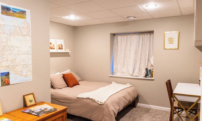 Cody House | 3-bedroom Cody getaway! Centrally located, close to the river!