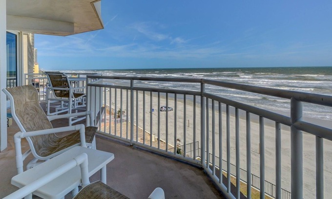 Daytona Beach Condo | 3-Bedroom Condo in Lovely Daytona Beach Shores with Amazing Views!
