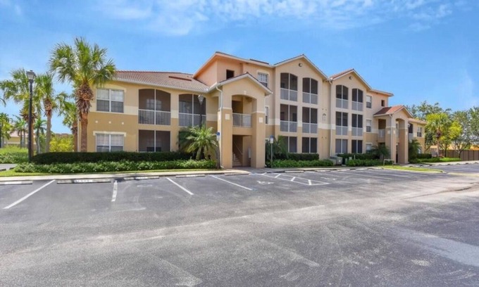 McGregor Condo | 3-bedroom condo in charming Fort Myers pool, beach , gym