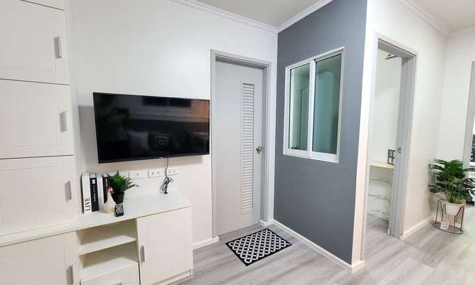 Bang Na Condo | 3-bedroom condo in fantastic location with AC, fitness room. Enjoy