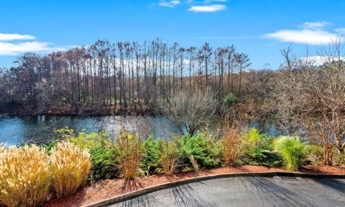 Pigeon Forge Condo | 3 Bedroom Condo on the River less than a mile from Apple Barn