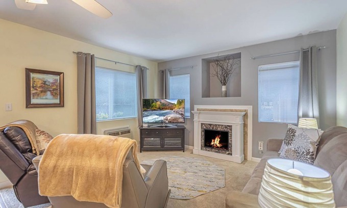 Downtown Leavenworth Condo | 3 Bedroom Condo, Walk to Downtown, Shops, Coaster, Wineries, Grnd Floor