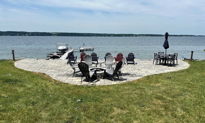 Town of Owasco Cottage | 3 Bedroom Cottage on Owasco Lake. Eastside and Pet Friendly!
