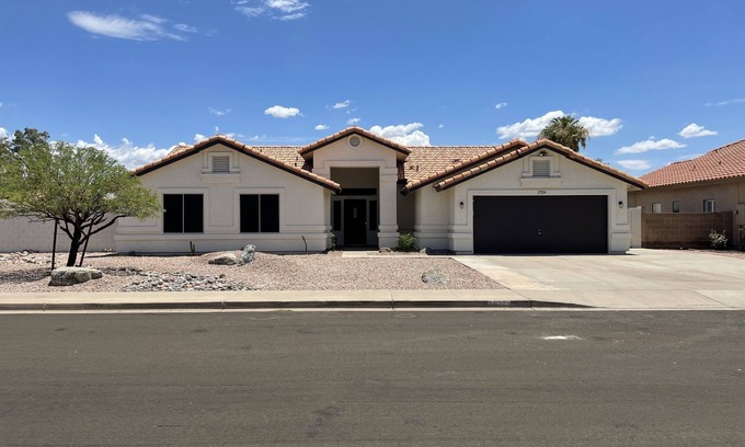 Mesa House | 3 Bedroom Desert Oasis