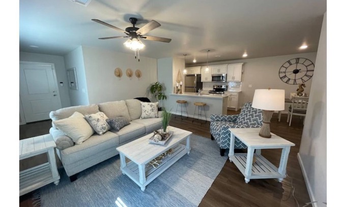 Midwest City House | 3 bedroom duplex close to Tinker