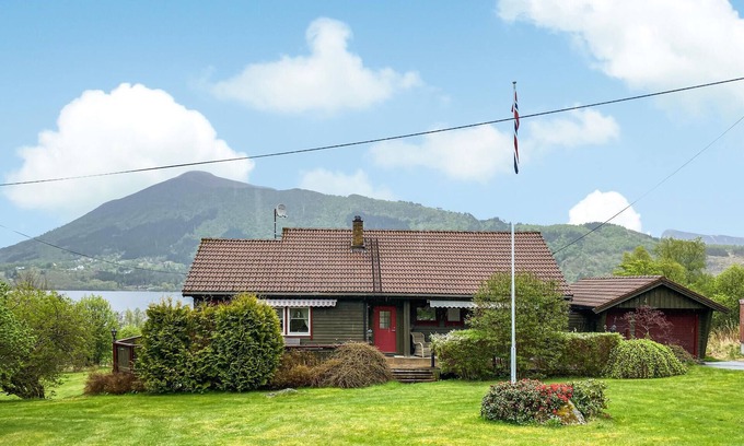 Hareid House | 3 bedroom gorgeous home in Hareid