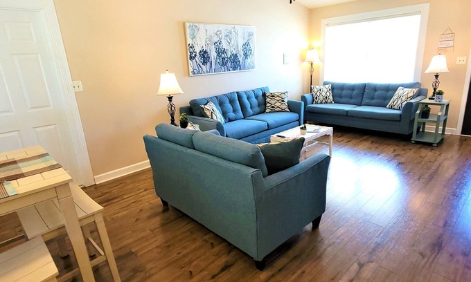 Athens House | 3 Bedroom Home 1 Mile From I-65, restaurants, shopping, fenced backyard