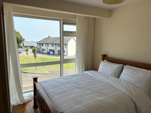 Cobh Apartment | 3 Bedroom Home, Walk to Town