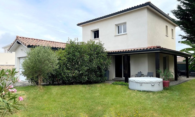 Rouffiac-Tolosan House | 3-bedroom house with jacuzzi