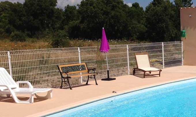 Solaro House | 3 bedroom house, beach 5 min away, shared swimming pool, garden