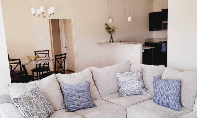 Lubbock House | 3-bedroom house in awesome Lubbock with WiFi, AC, Laundry