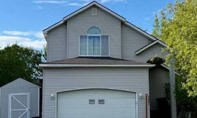 Sand Lake House | 3-bedroom house in beautiful Anchorage near Airport