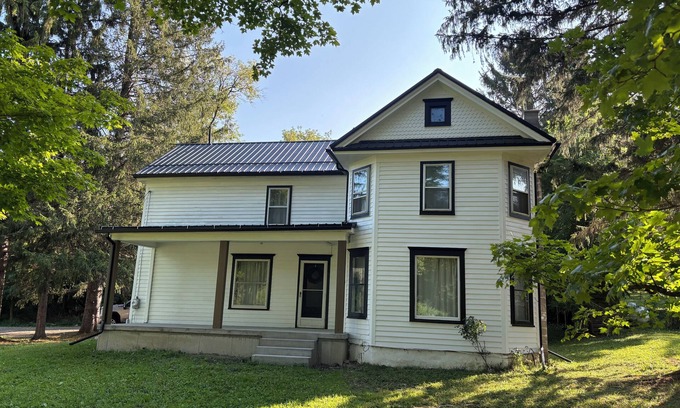 Jasper House | 3-bedroom house in beautiful Canisteo with AC